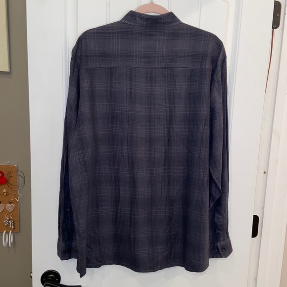 Perry Ellis Button Up - Picture 7 of 11